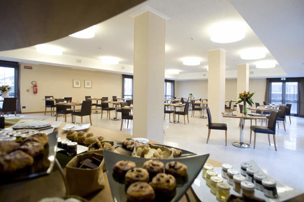 Hotel Napoleon Cherasco Kültér fotó