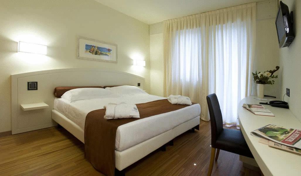 Hotel Napoleon Cherasco Kültér fotó