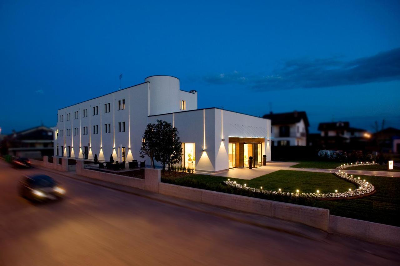 Hotel Napoleon Cherasco Kültér fotó